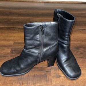 Hillard and Hanson Bootie